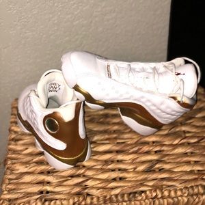 Air Jordan 13. “Defining moments” package